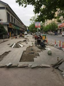 迅速整修違停損壞路面，居民紛紛點(diǎn)贊！