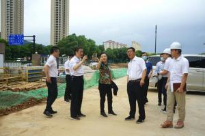 省煙草專賣局（公司）黨組書記、局長、總經(jīng)理邱萍一行調(diào)研公司嘉匯商