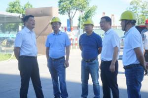 集團(tuán)黨委書記、董事長周建新一行赴工地慰問公司高溫下堅(jiān)守崗位的建設(shè)